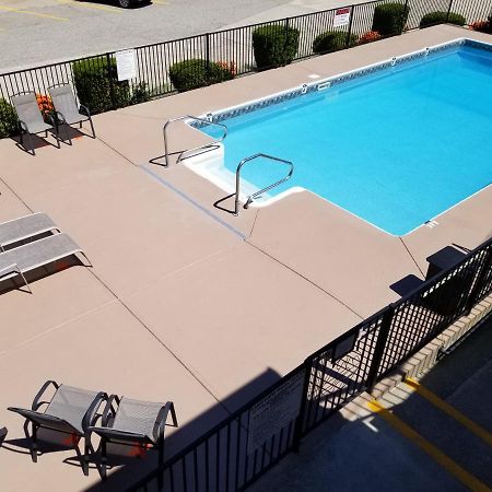 Osoyoos Lakeview Inn & Suites エクステリア 写真