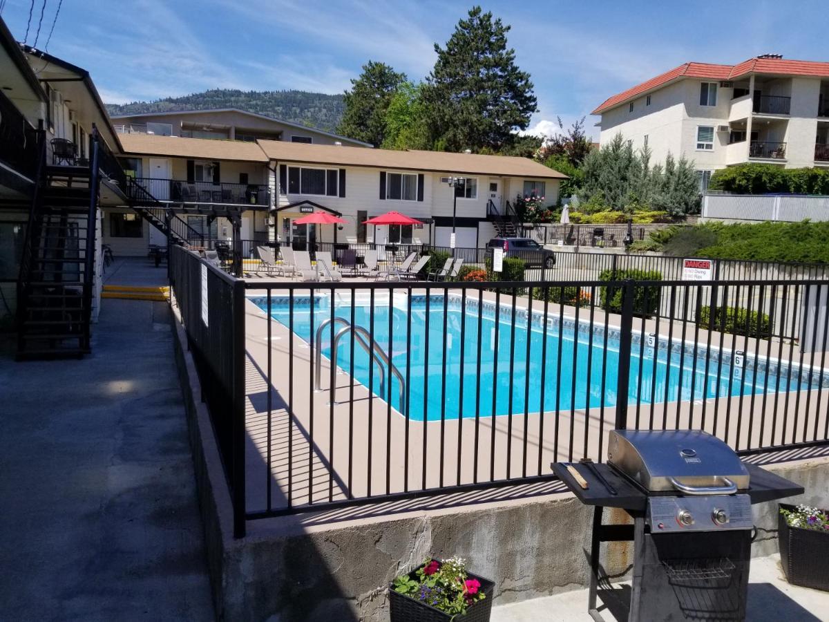 Osoyoos Lakeview Inn & Suites エクステリア 写真