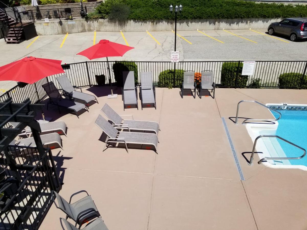Osoyoos Lakeview Inn & Suites エクステリア 写真