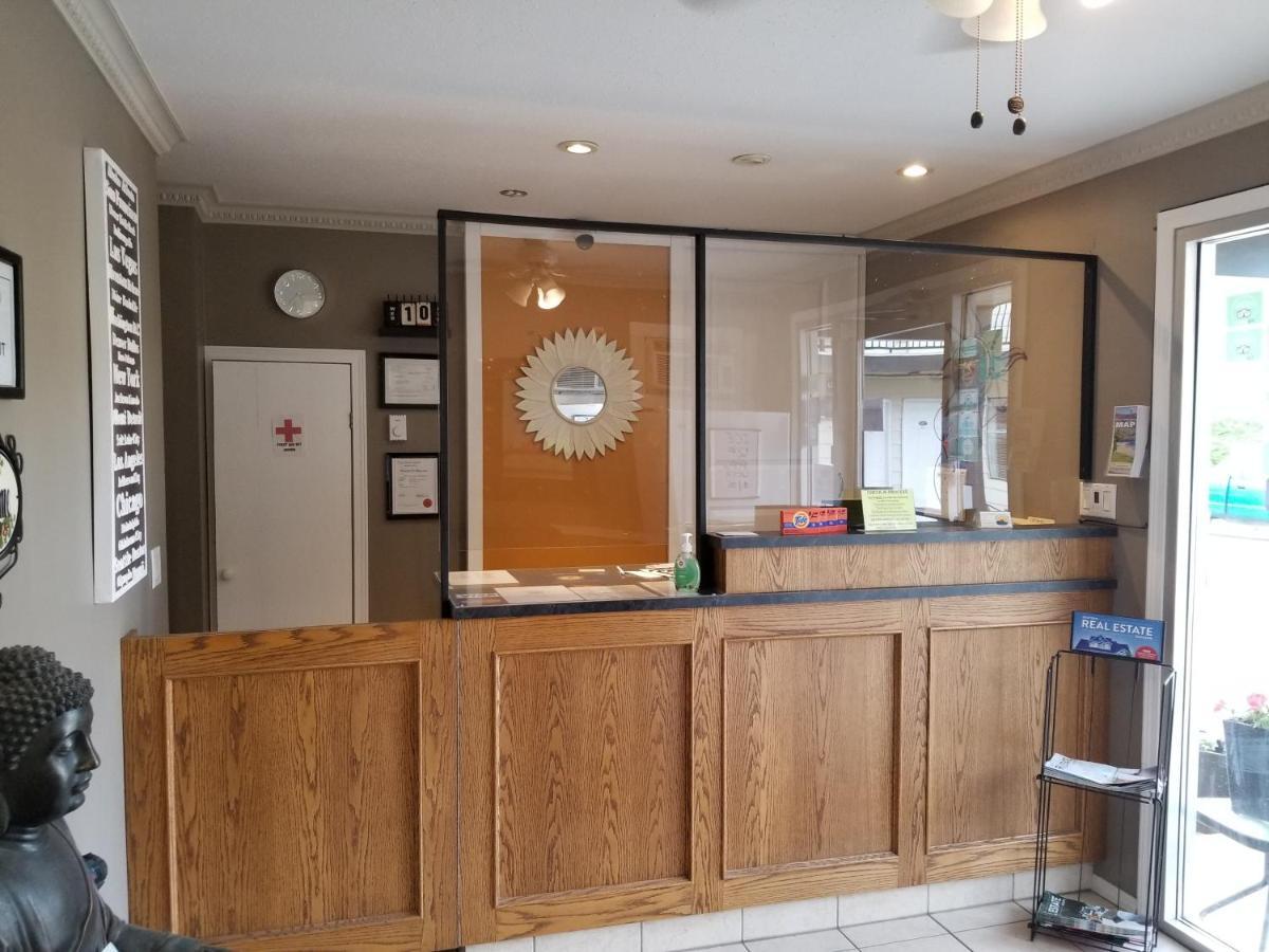Osoyoos Lakeview Inn & Suites エクステリア 写真
